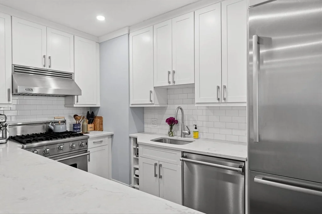 2 bed, 2 bath apartment for rent at 65 E India Row Unit 39C, Boston Downtown — photo 6 of 36