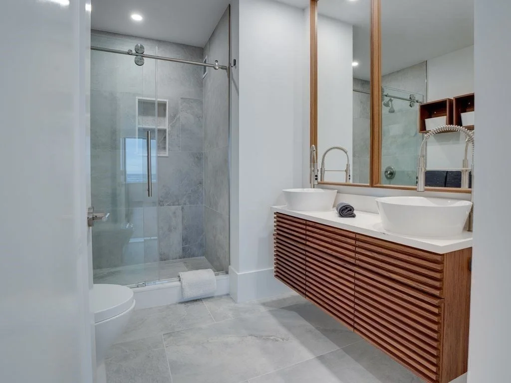 2 bed, 2 bath apartment for rent at 65 East India Row Unit 41B, Waterfront — photo 14 of 23
