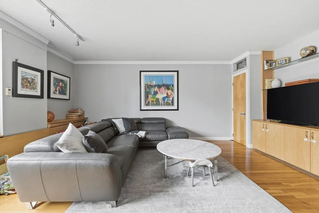 2 bed, 2 bath apartment for rent at 65 East India Row Unit 7C, Boston Downtown — photo 5 of 23