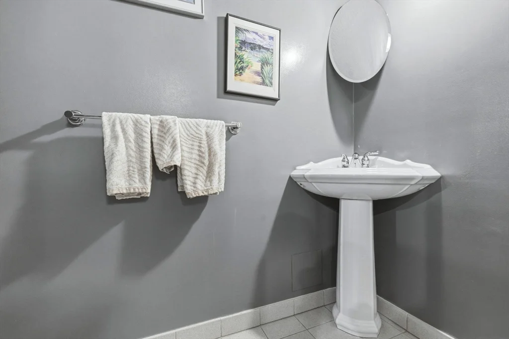 2 bed, 2 bath apartment for rent at 65 East India Row Unit 7C, Boston Downtown — photo 16 of 23
