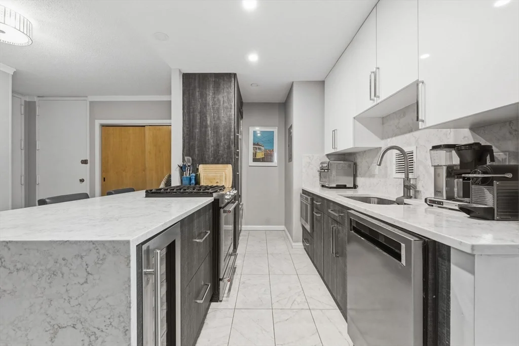 2 bed, 2 bath apartment for rent at 65 East India Row Unit 7C, Boston Downtown — photo 9 of 23