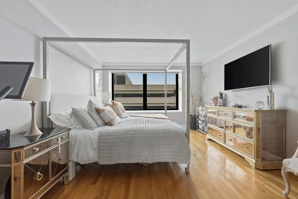 2 bed, 2 bath apartment for rent at 65 East India Row Unit 7C, Boston Downtown — photo 19 of 23