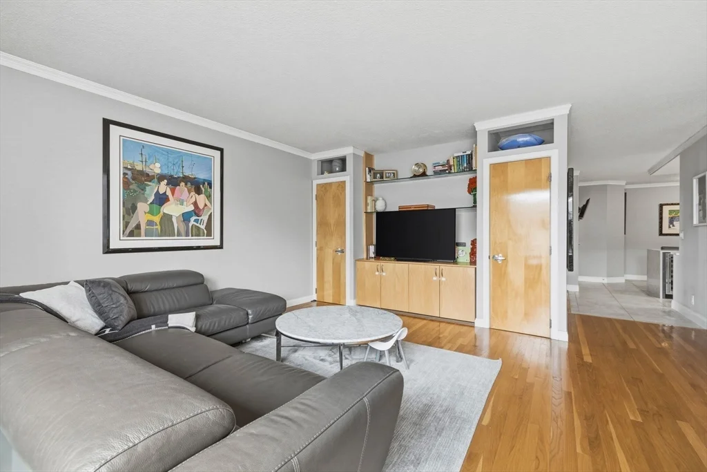 2 bed, 2 bath apartment for rent at 65 East India Row Unit 7C, Boston Downtown — photo 4 of 23