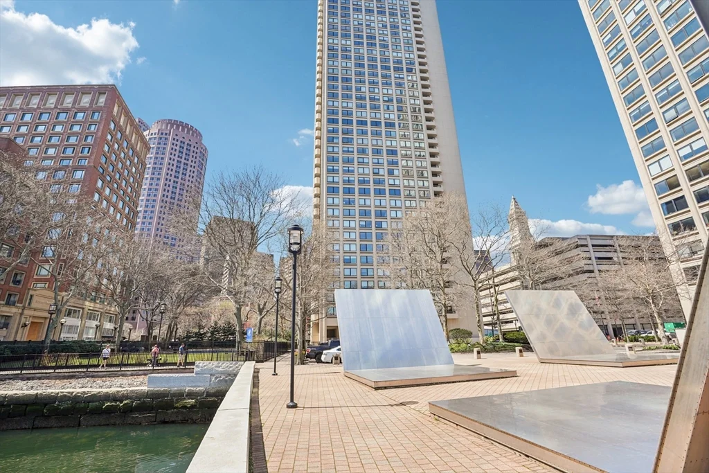 1 bed, 1 bath apartment for rent at 65 E India Row Unit PHE, Boston Downtown