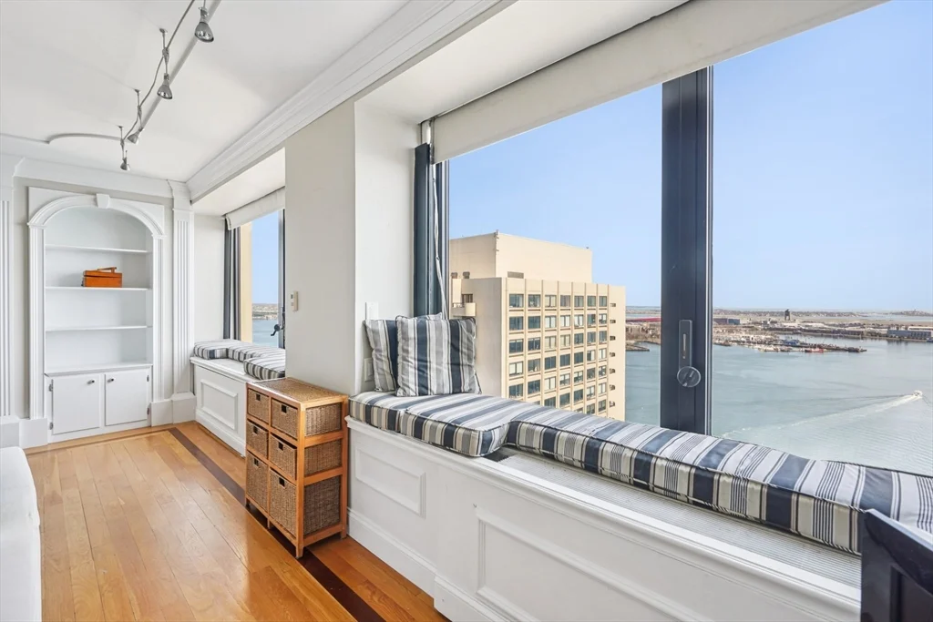 1 bed, 1 bath apartment for rent at 65 E India Row Unit PHE, Boston Downtown — photo 22 of 27
