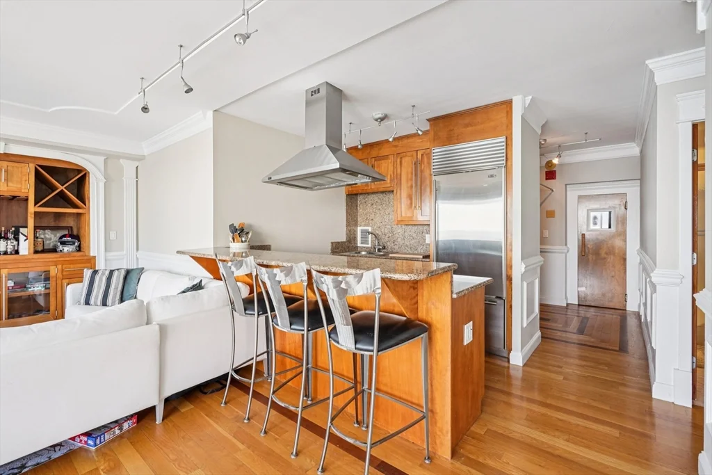 1 bed, 1 bath apartment for rent at 65 E India Row Unit PHE, Boston Downtown — photo 9 of 27