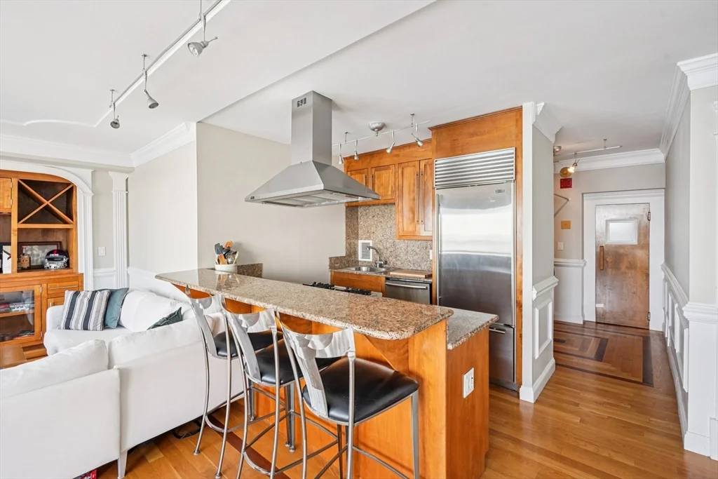 1 bed, 1 bath apartment for rent at 65 E India Row Unit PHE, Boston Downtown — photo 11 of 27