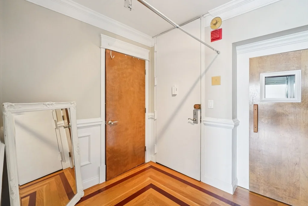 1 bed, 1 bath apartment for rent at 65 E India Row Unit PHE, Boston Downtown — photo 20 of 27