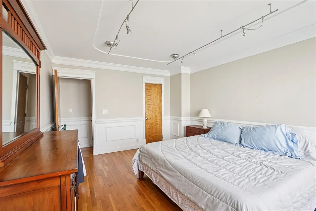 1 bed, 1 bath apartment for rent at 65 E India Row Unit PHE, Boston Downtown — photo 15 of 27