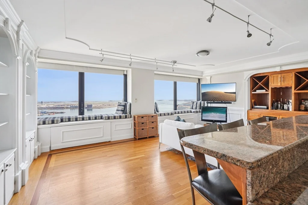 1 bed, 1 bath apartment for rent at 65 E India Row Unit PHE, Boston Downtown — photo 12 of 27