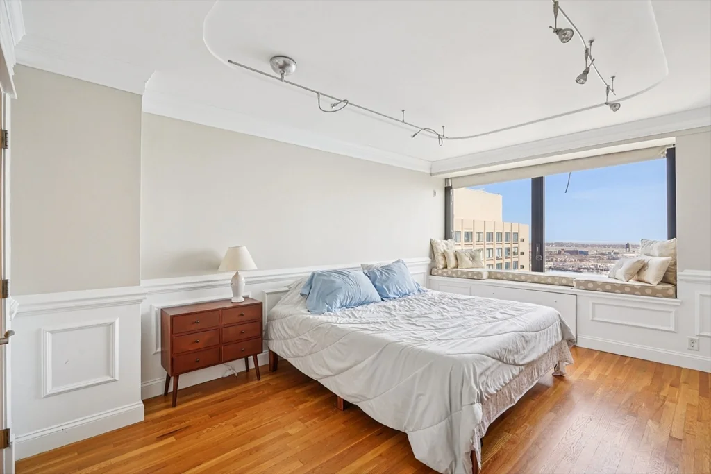 1 bed, 1 bath apartment for rent at 65 E India Row Unit PHE, Boston Downtown — photo 14 of 27