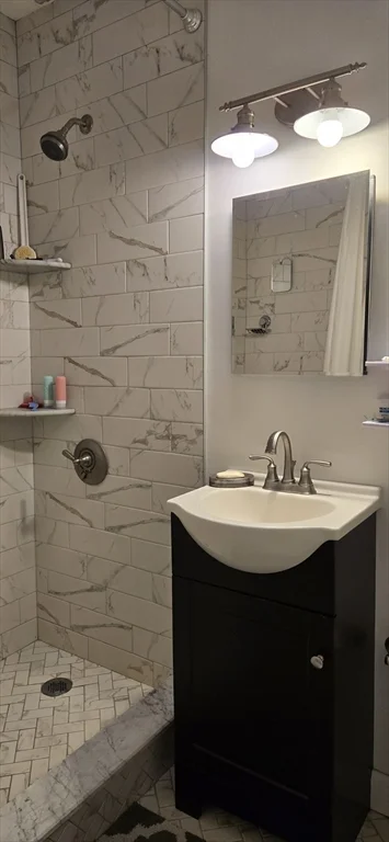 1 bed, 1 bath apartment for rent at 65 East India Row Unit 9A, Waterfront — photo 9 of 15