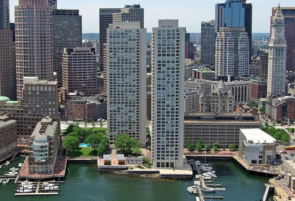 1 bed, 1 bath apartment for rent at 65 East India Row Unit 11C, Waterfront — photo 10 of 13