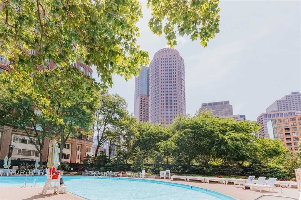 1 bed, 1 bath apartment for rent at 65 East India Row Unit 11C, Waterfront — photo 11 of 13
