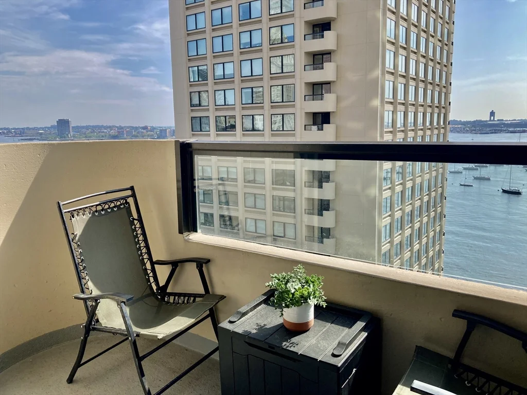 1 bed, 1 bath apartment for rent at 65 East India Row Unit 11C, Waterfront — photo 5 of 13
