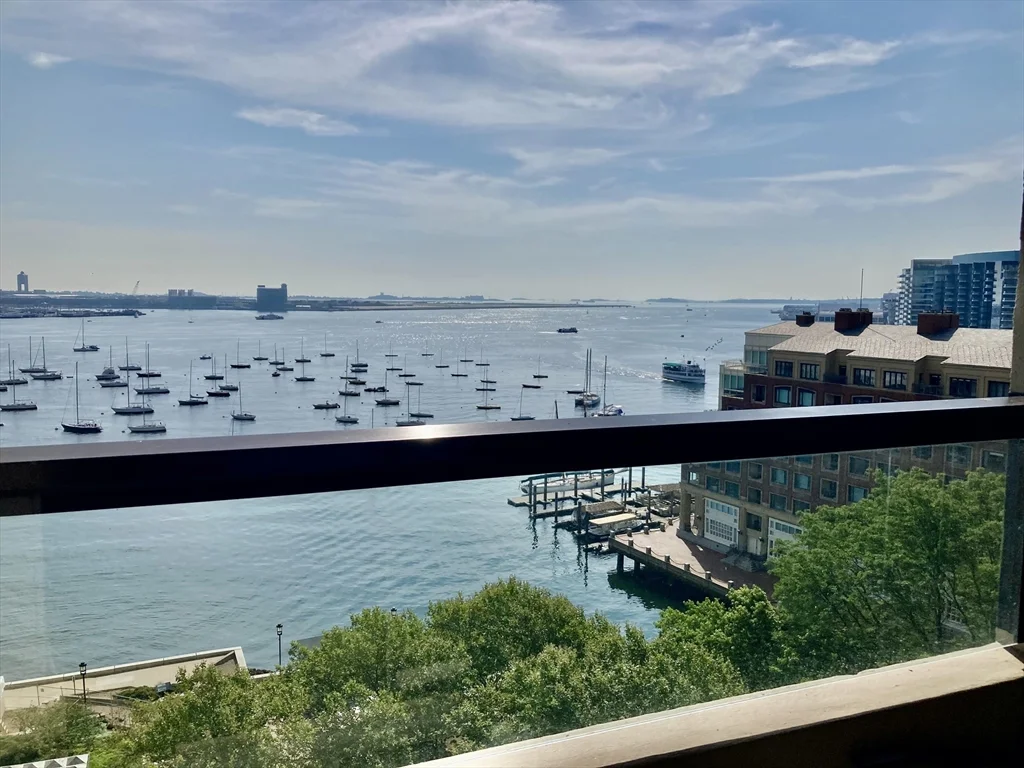 1 bed, 1 bath apartment for rent at 65 East India Row Unit 11C, Waterfront — photo 6 of 13