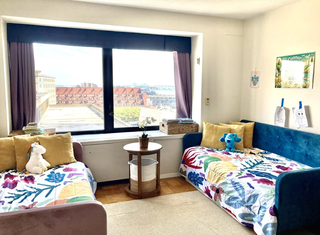 1 bed, 1 bath apartment for rent at 65 East India Row Unit 11C, Waterfront — photo 3 of 13
