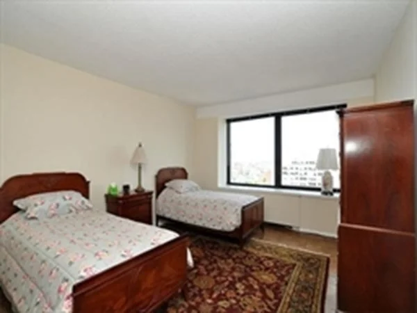 2 bed, 2 bath apartment for rent at 65 East India Row Unit 15B, Waterfront — photo 5 of 12