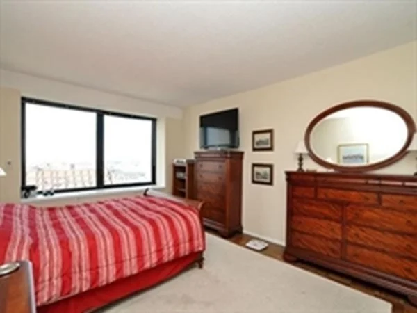 2 bed, 2 bath apartment for rent at 65 East India Row Unit 15B, Waterfront — photo 6 of 12