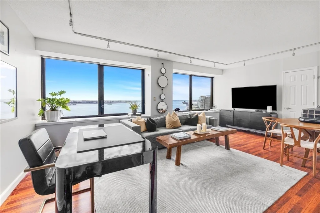 1 bed, 1 bath apartment for rent at 65 East India Row Unit 16E, Waterfront — photo 8 of 22