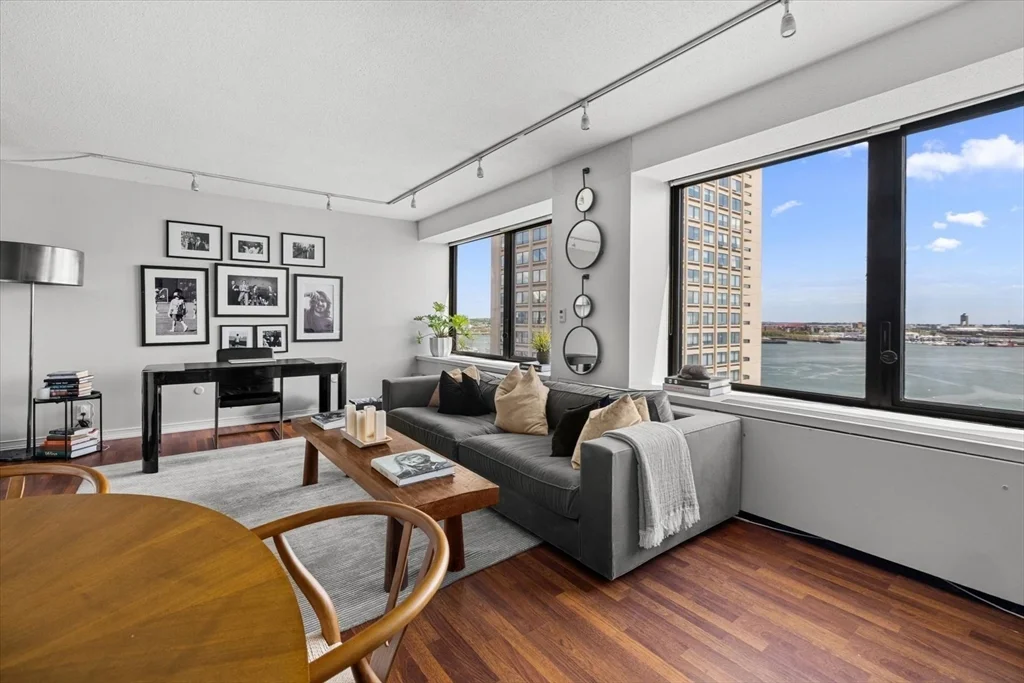 1 bed, 1 bath apartment for rent at 65 East India Row Unit 16E, Waterfront — photo 14 of 22