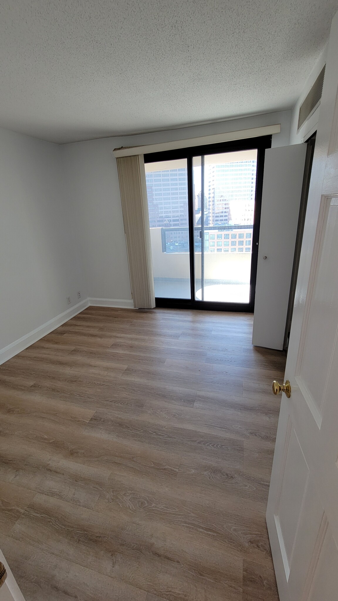 2 bed, 1.5 bath apartment for rent at 65 East India Row Unit 17G, Boston Downtown — photo 7 of 11