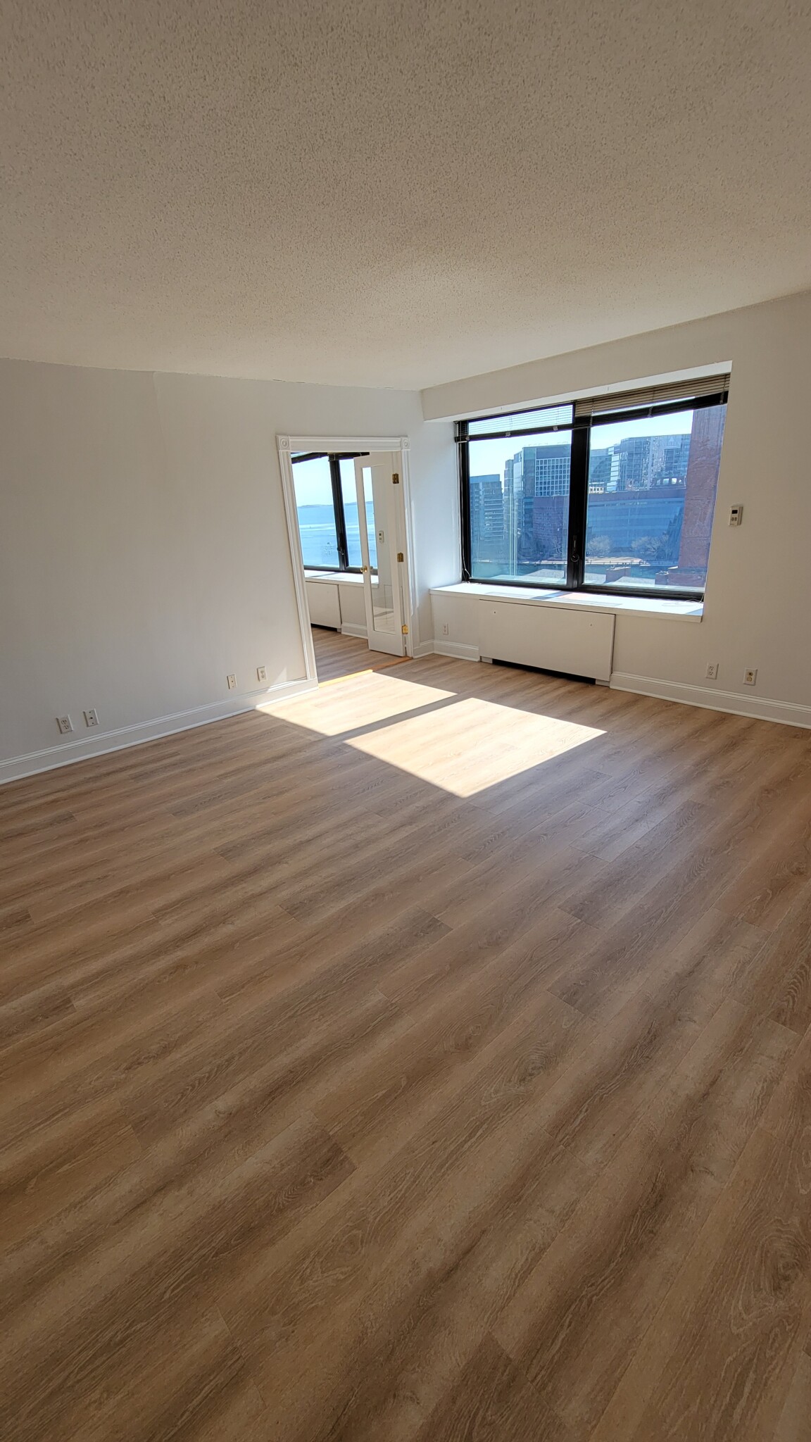 2 bed, 1.5 bath apartment for rent at 65 East India Row Unit 17G, Boston Downtown — photo 3 of 11