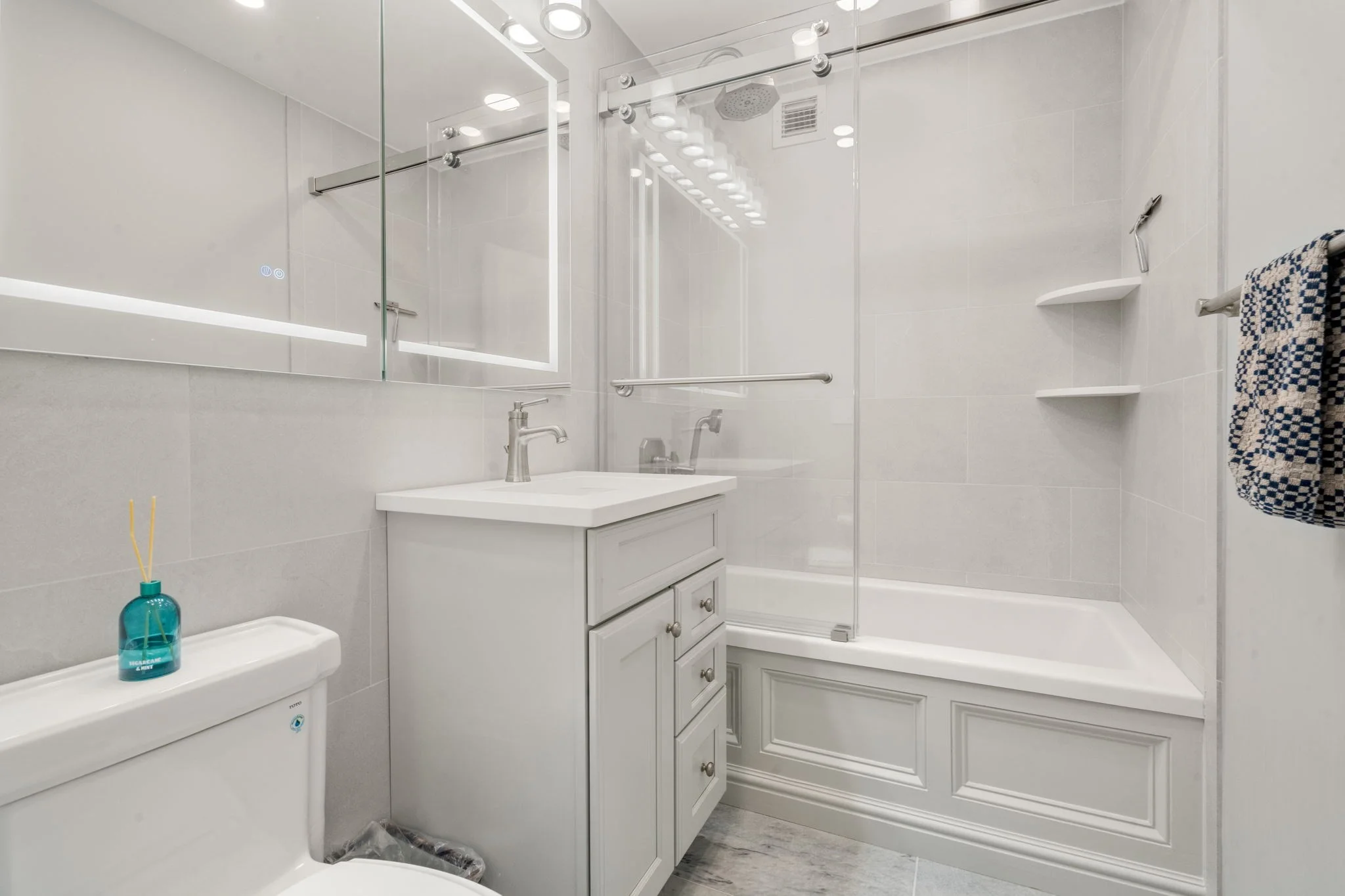 2 bed, 2 bath apartment for rent at 65 East India Row Unit 27F, Boston Downtown — photo 33 of 40