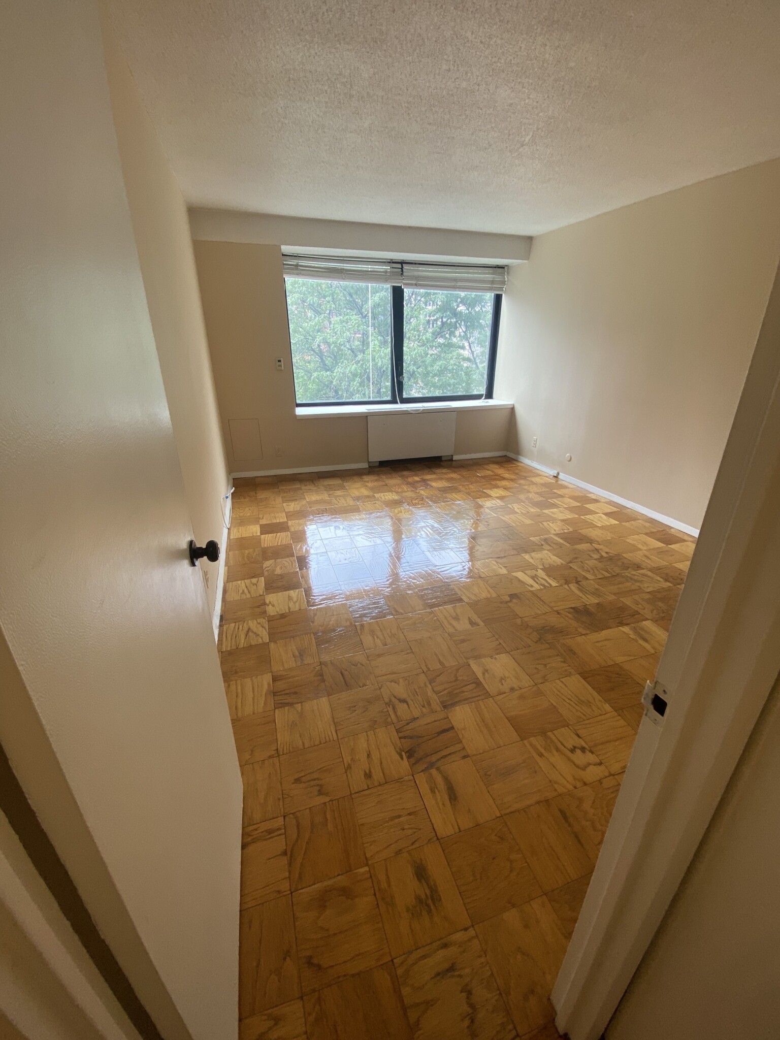 2 bed, 1 bath apartment for rent at 65 East India Row Unit 4H, Waterfront — photo 6 of 18