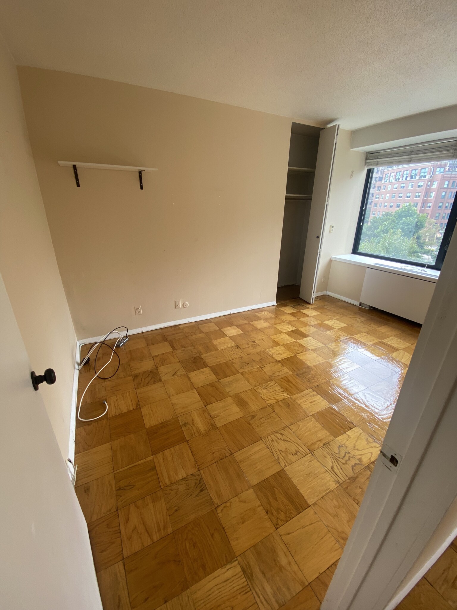 2 bed, 1 bath apartment for rent at 65 East India Row Unit 4H, Waterfront — photo 10 of 18