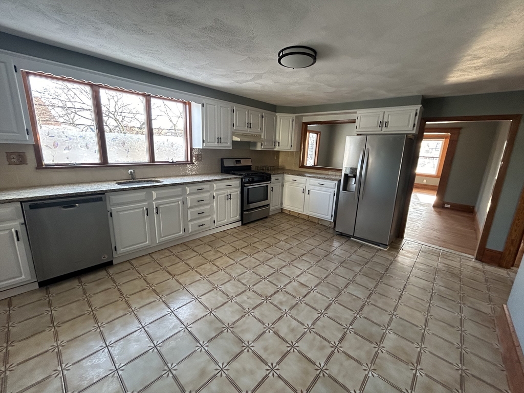 5 bed, 2 bath apartment for rent at 65 Egerton Rd Unit 2, Arlington — photo 1 of 21