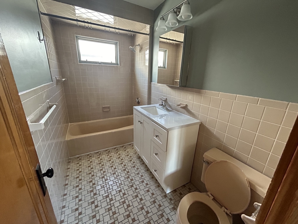 5 bed, 2 bath apartment for rent at 65 Egerton Rd Unit 2, Arlington — photo 18 of 21