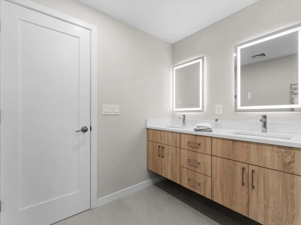 5 bed, 3 bath apartment for rent at 65 Eliot St, Natick — photo 8 of 16