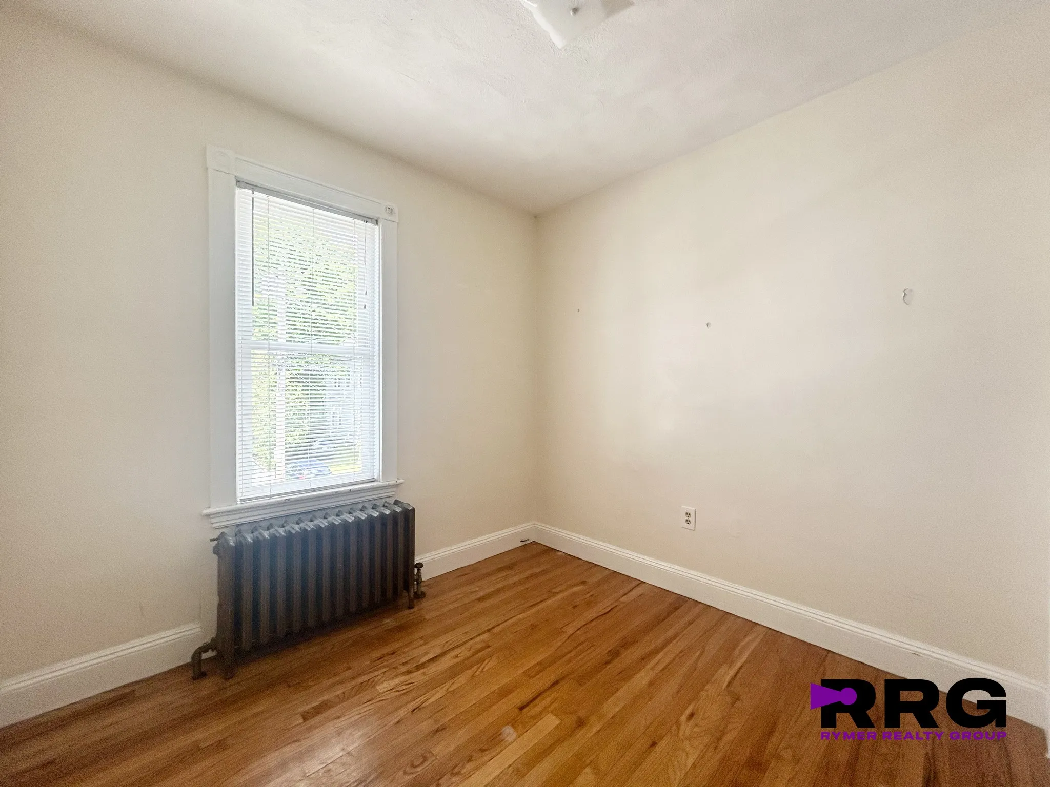 4 bed, 2 bath apartment for rent at 65 Fairbanks St Unit 2, Oak Square — photo 2 of 7