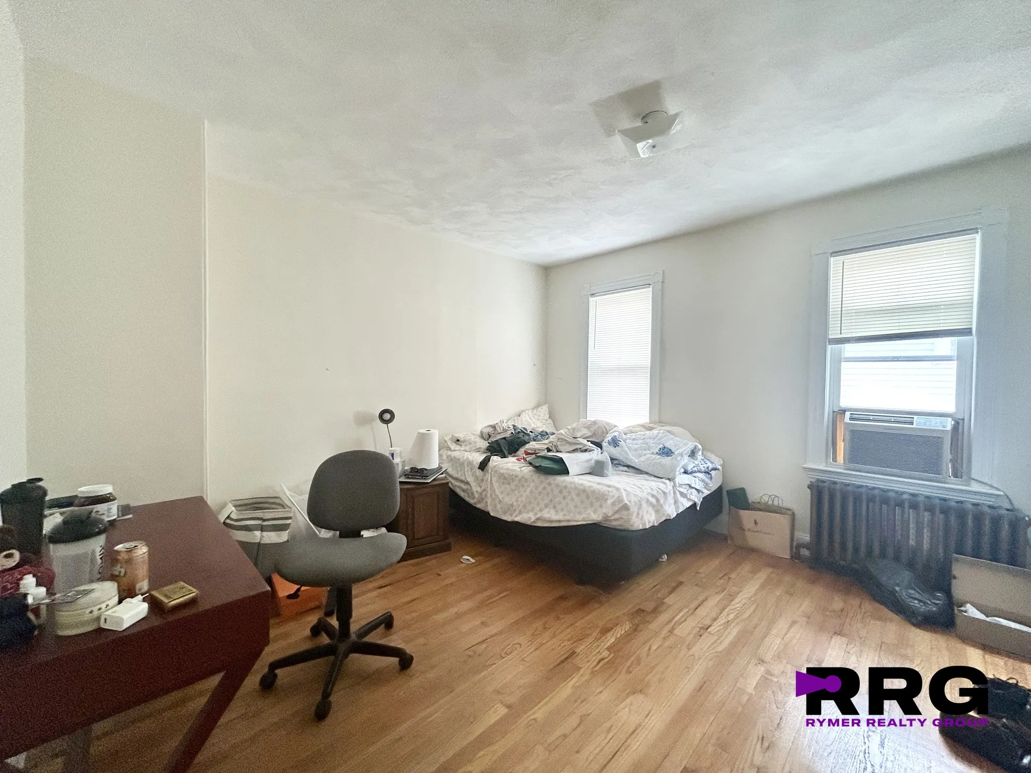 4 bed, 2 bath apartment for rent at 65 Fairbanks St Unit 2, Oak Square — photo 3 of 7