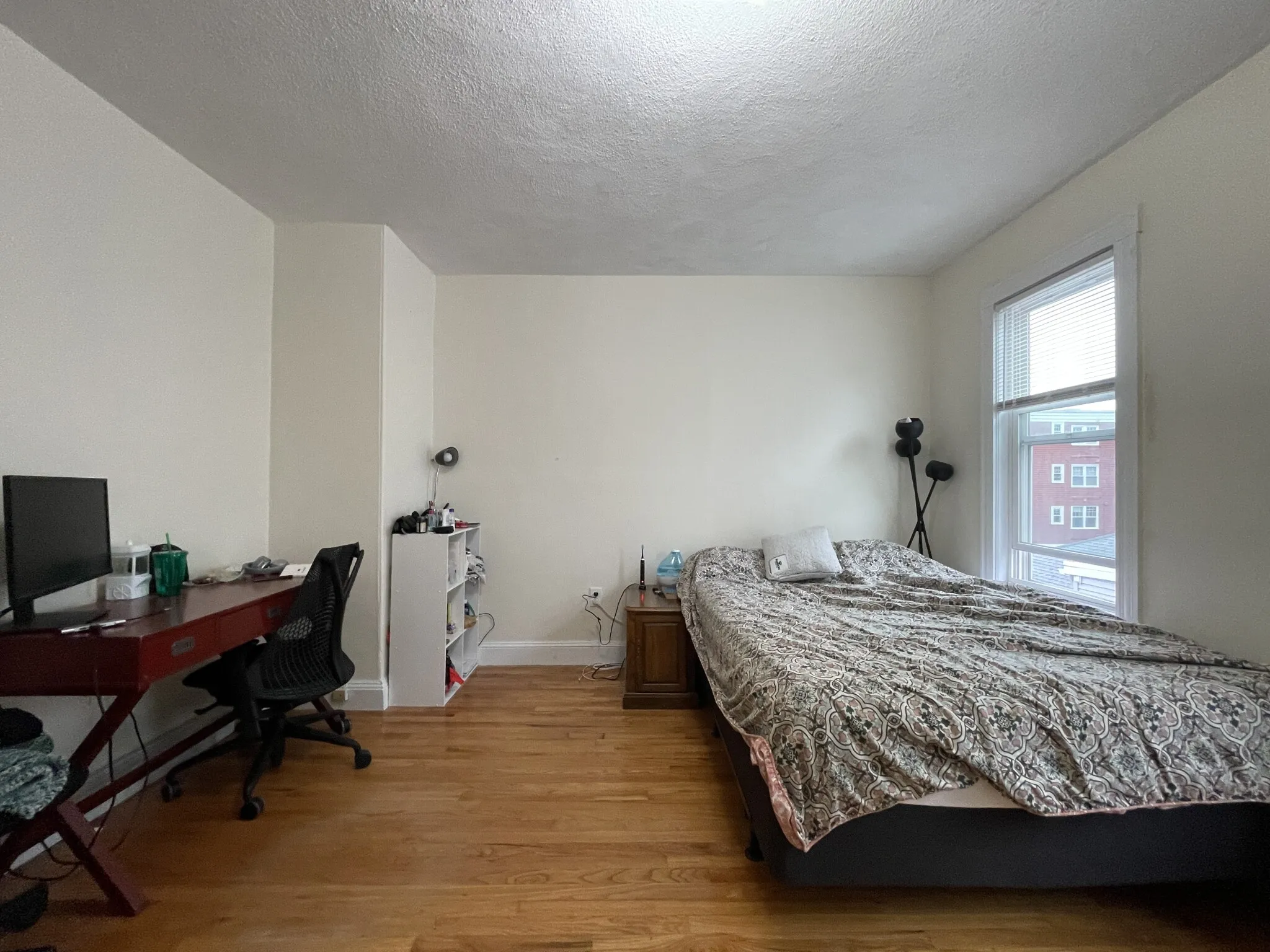 4 bed, 2 bath apartment for rent at 65 Fairbanks St Unit 2, Oak Square — photo 13 of 27