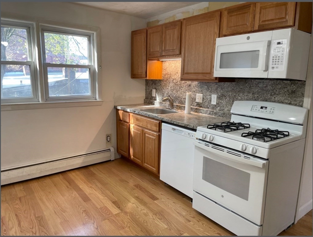 2 bed, 1 bath apartment for rent at 65 Fairmount Ave Unit 2, Hyde Park — photo 2 of 6