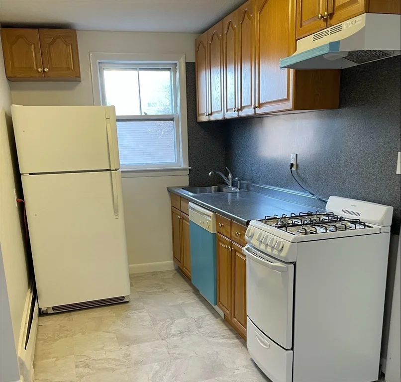 2 bed, 1 bath apartment for rent at 65 Fairmount Ave Unit 3, Hyde Park — photo 7 of 9