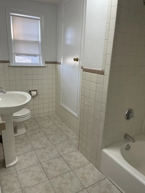 2 bed, 1 bath apartment for rent at 65 Fairmount Ave Unit 3, Hyde Park — photo 8 of 9