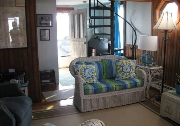 1 bed, 1 bath apartment for rent at 65 Foster Ave, Marshfield — photo 3 of 5