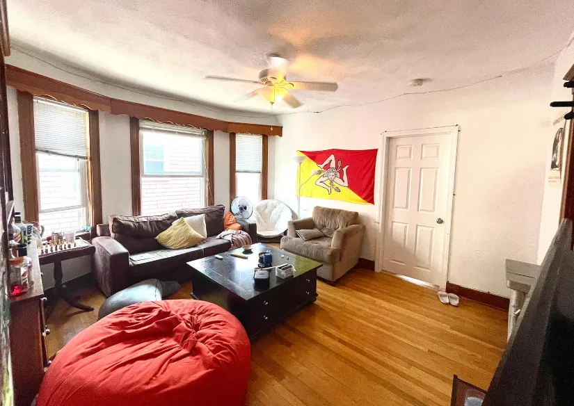 4 bed, 1 bath apartment for rent at 65 Frederick Ave Unit ., South Medford — photo 4 of 14