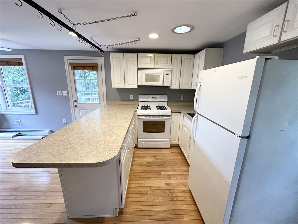 1 bed, 1 bath apartment for rent at 65 Freeman St Unit B, Haverhill — photo 2 of 8