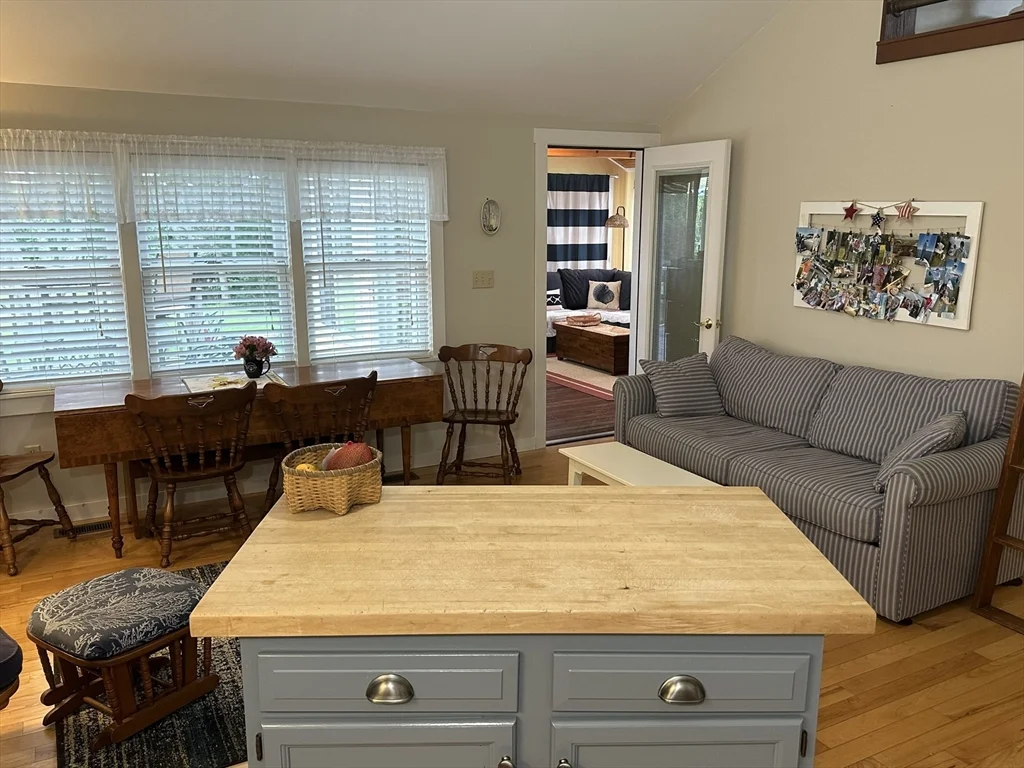 2 bed, 1 bath apartment for rent at 65-G Cummings Ln Unit WINTER RENT, South Westport — photo 5 of 22