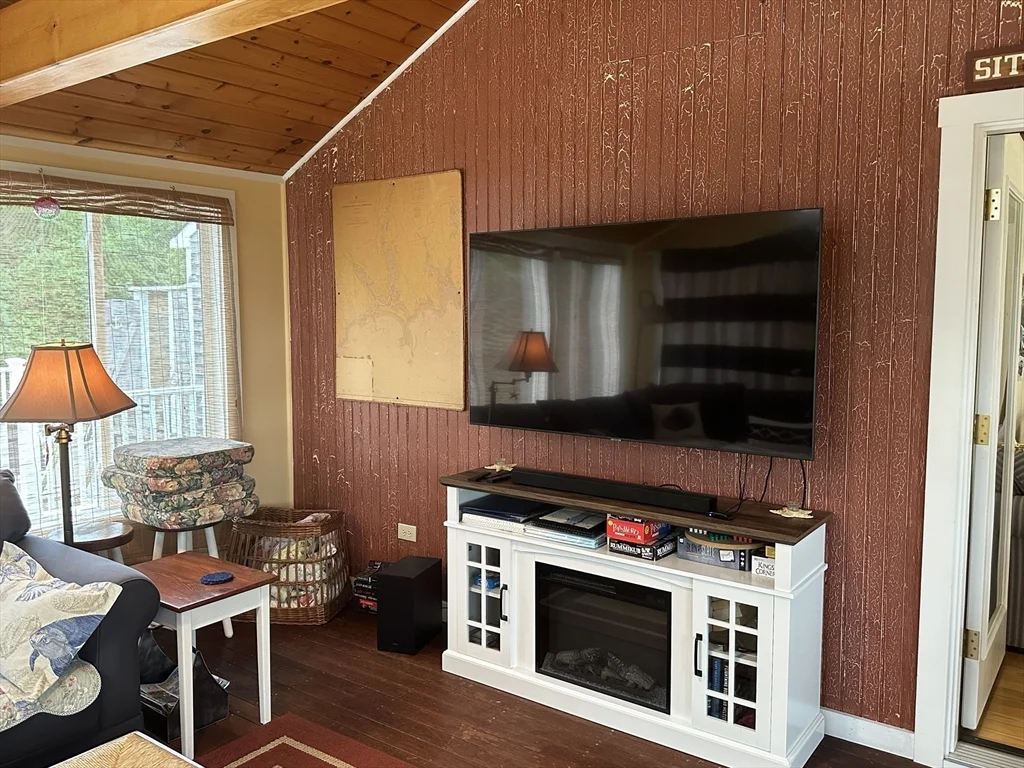 2 bed, 1 bath apartment for rent at 65-G Cummings Ln Unit WINTER RENT, South Westport — photo 8 of 22