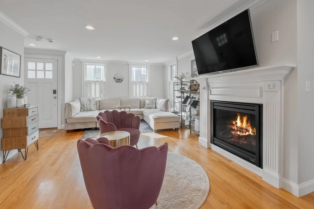 2 bed, 2 bath apartment for rent at 65 Green St Unit 1, Charlestown