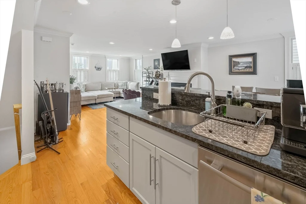 2 bed, 2 bath apartment for rent at 65 Green St Unit 1, Charlestown — photo 9 of 25
