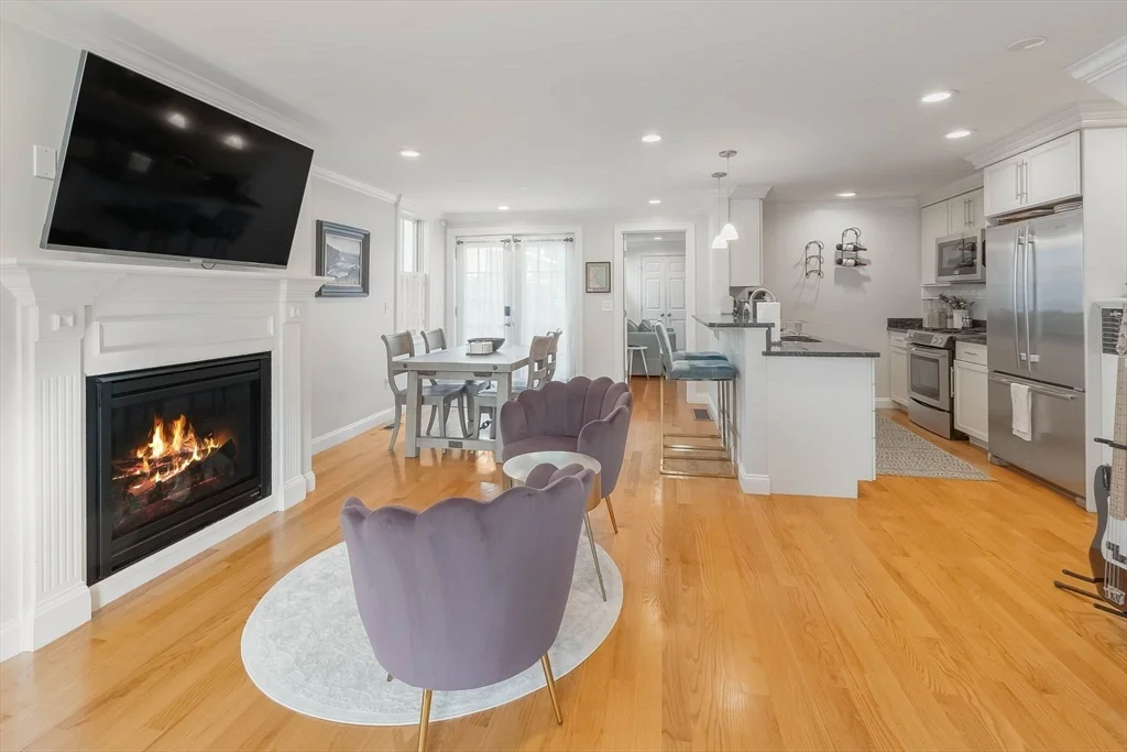 2 bed, 2 bath apartment for rent at 65 Green St Unit 1, Charlestown — photo 4 of 25