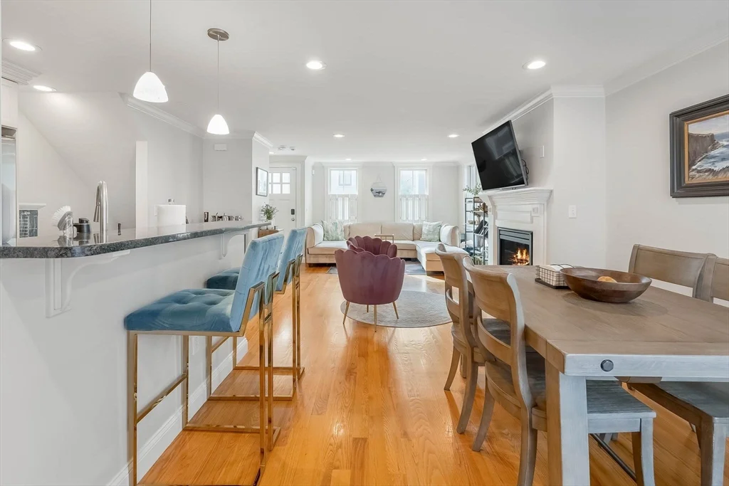 2 bed, 2 bath apartment for rent at 65 Green St Unit 1, Charlestown — photo 5 of 25