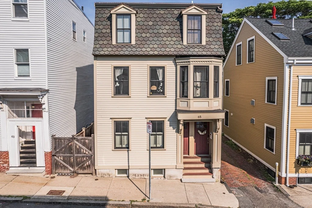 2 bed, 2 bath apartment for rent at 65 Green St Unit 1, Charlestown — photo 15 of 25