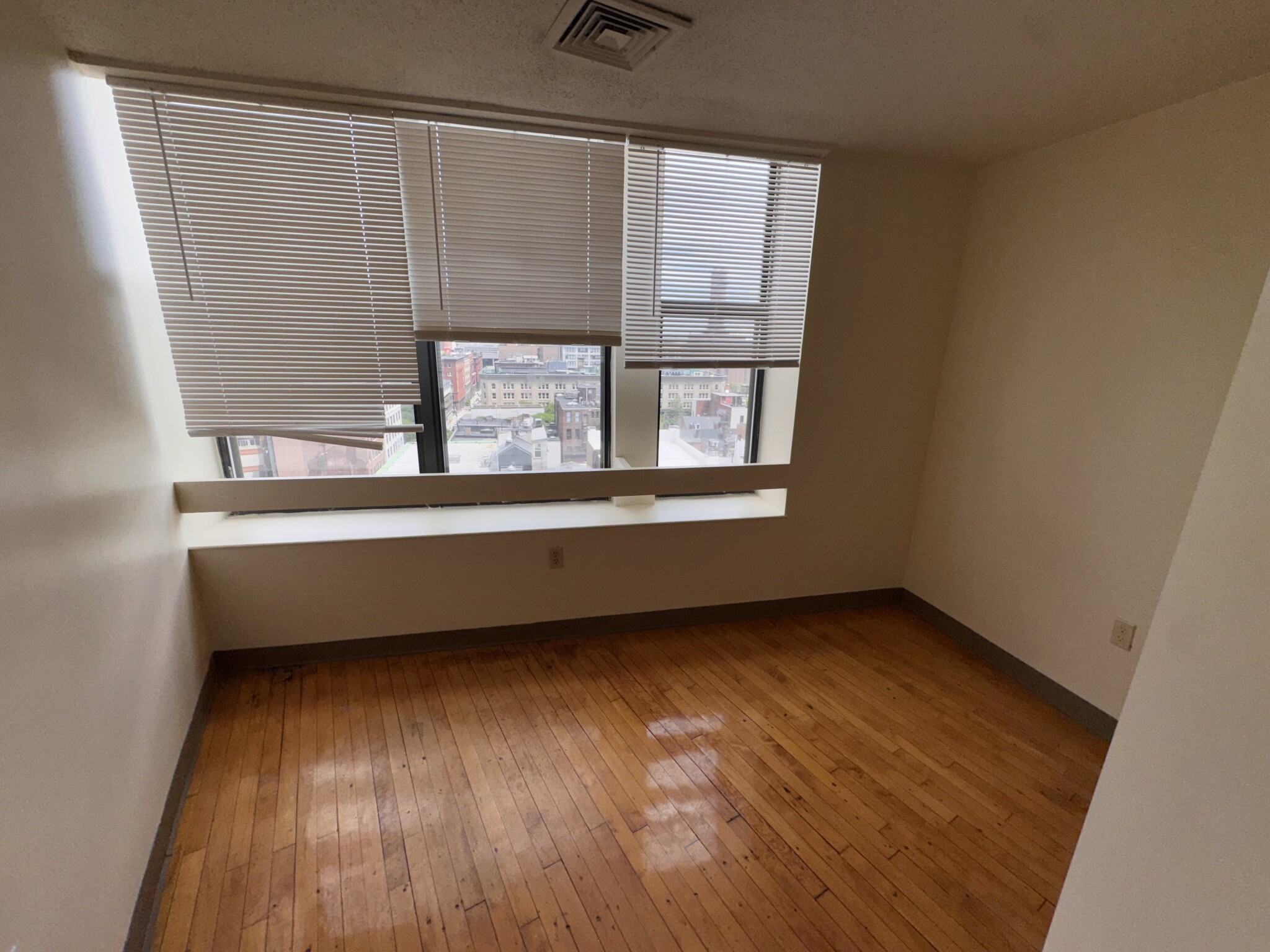 3 bed, 1.5 bath apartment for rent at 65 Harrison Ave Unit 1104, Chinatown — photo 13 of 14
